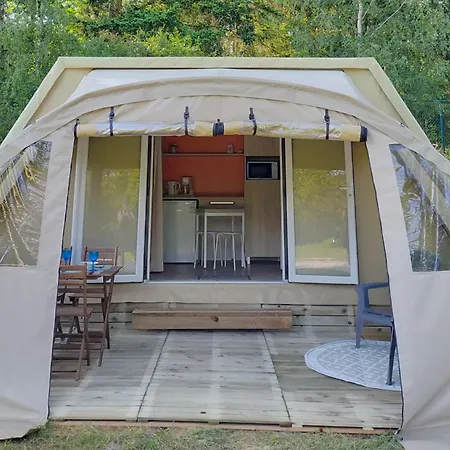 Luxury tent Tent With A Microwave, In The Ardennes *