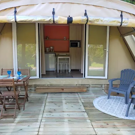 Luxury tent Tent With A Microwave, In The Ardennes